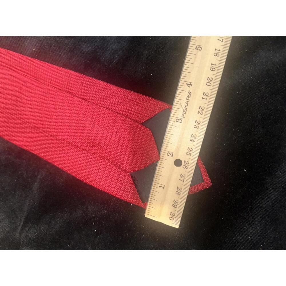 Brooks Brothers Red Knit Men's Tie - Picture 3 of 3